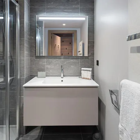 Apartamento Avec Espace Bien-etre A Megeve, Piscine, Salle De Sport Et Parking Electrique - Fr-1-569-34